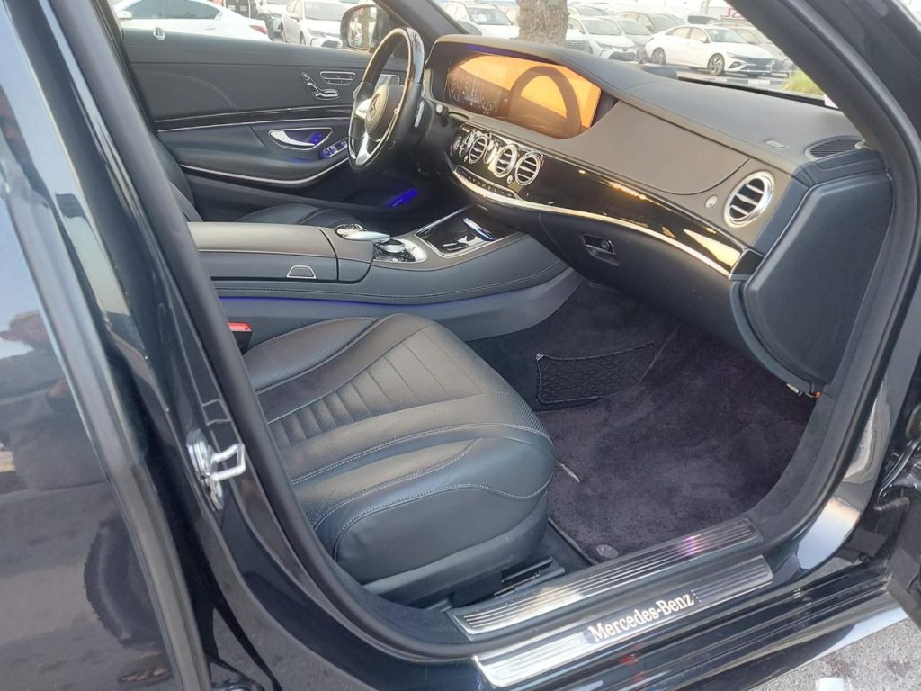 Mercedes Benz S Class 560